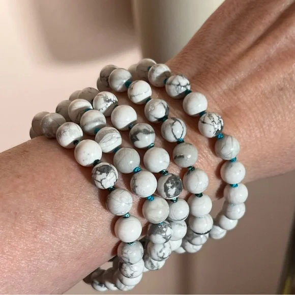 Vintage Y2K Boho Southwestern white howlite banded agate Long Mala Bead Necklace - Picture 4 of 16